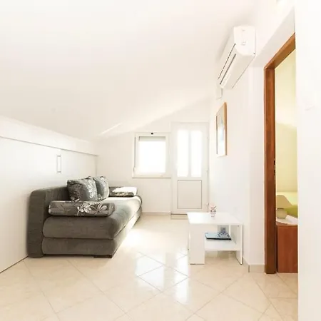 Maura Appartement *